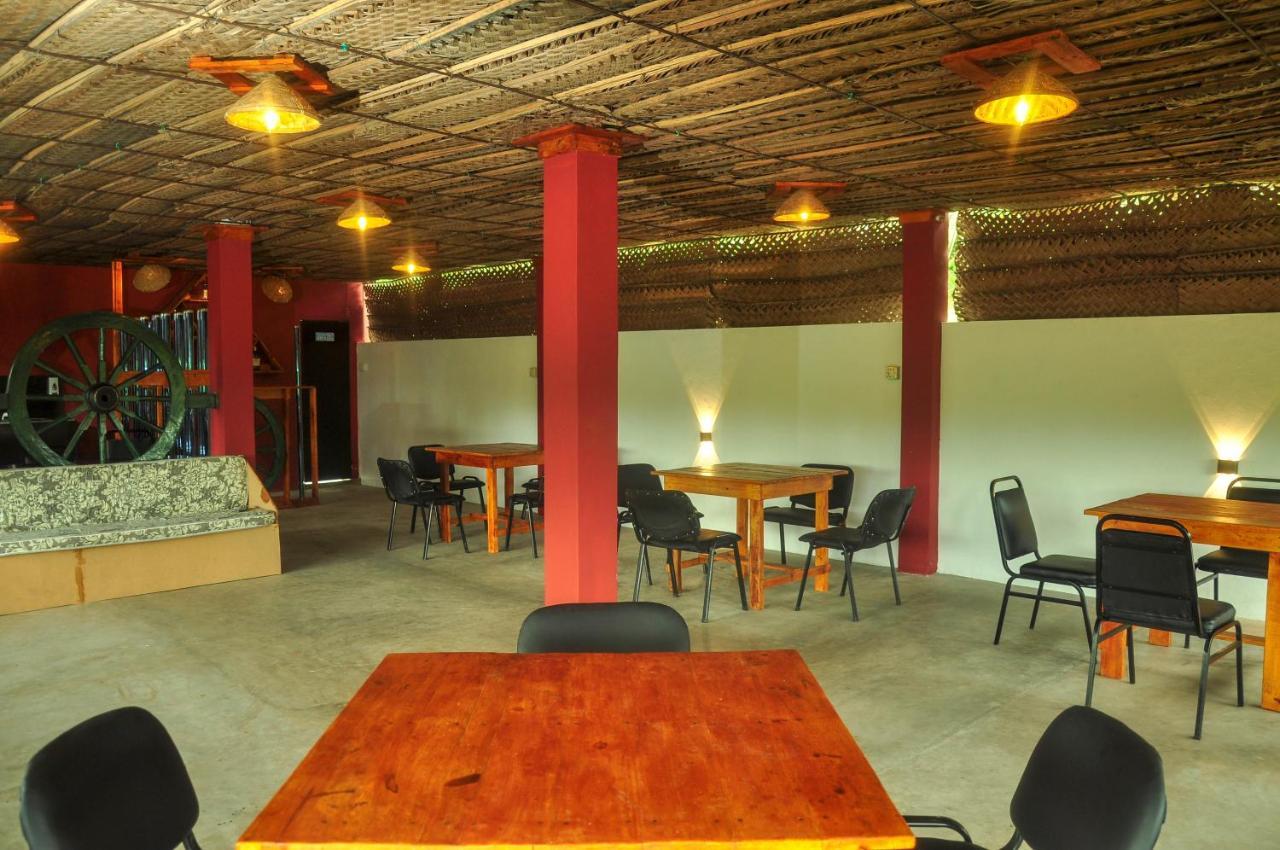 Airport Tourist Resort 카투나야크 외부 사진